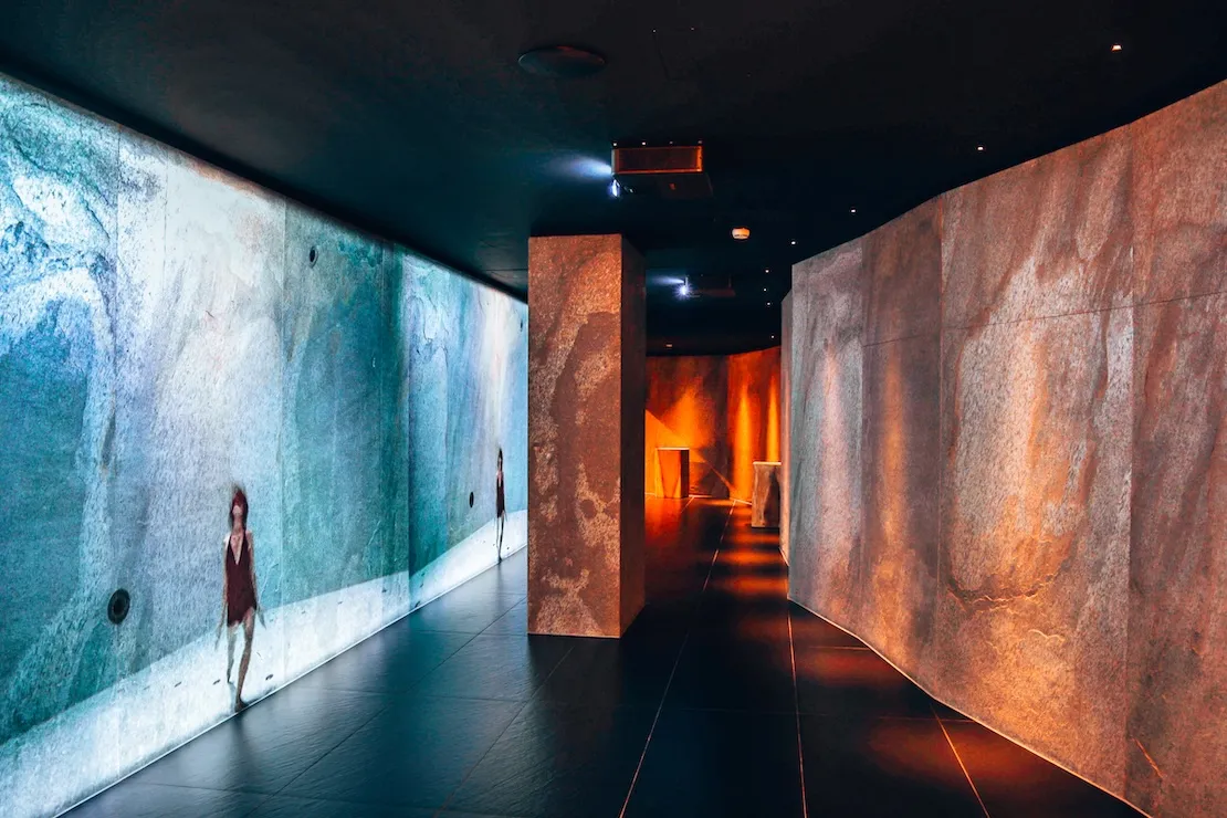Spa corridor, Villars Palace